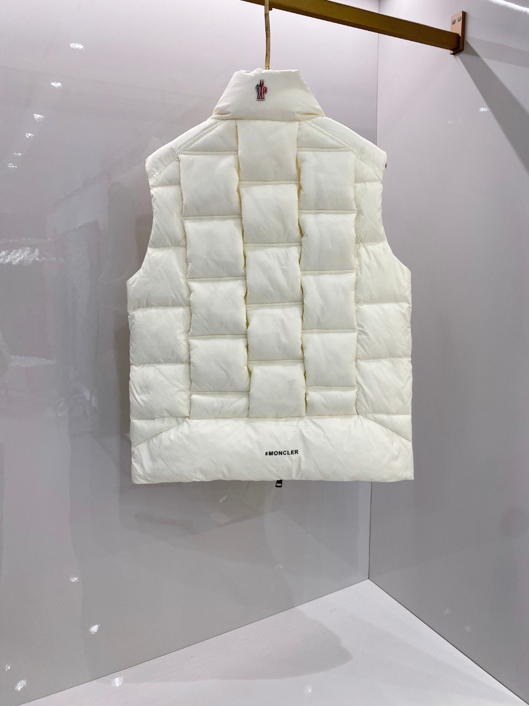 Moncler 蒙口🆕🆕🆕25年冬季新款羽绒马甲立领羽绒马甲，原版订制五金配件，采用顶级90白鸭绒超柔软