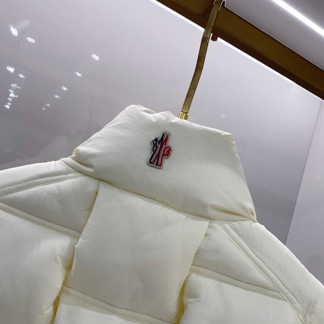 Moncler 蒙口🆕🆕🆕25年冬季新款羽绒马甲立领羽绒马甲，原版订制五金配件，采用顶级90白鸭绒超柔软