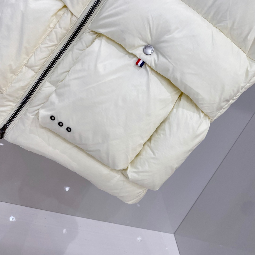 Moncler 蒙口🆕🆕🆕25年冬季新款羽绒马甲立领羽绒马甲，原版订制五金配件，采用顶级90白鸭绒超柔软