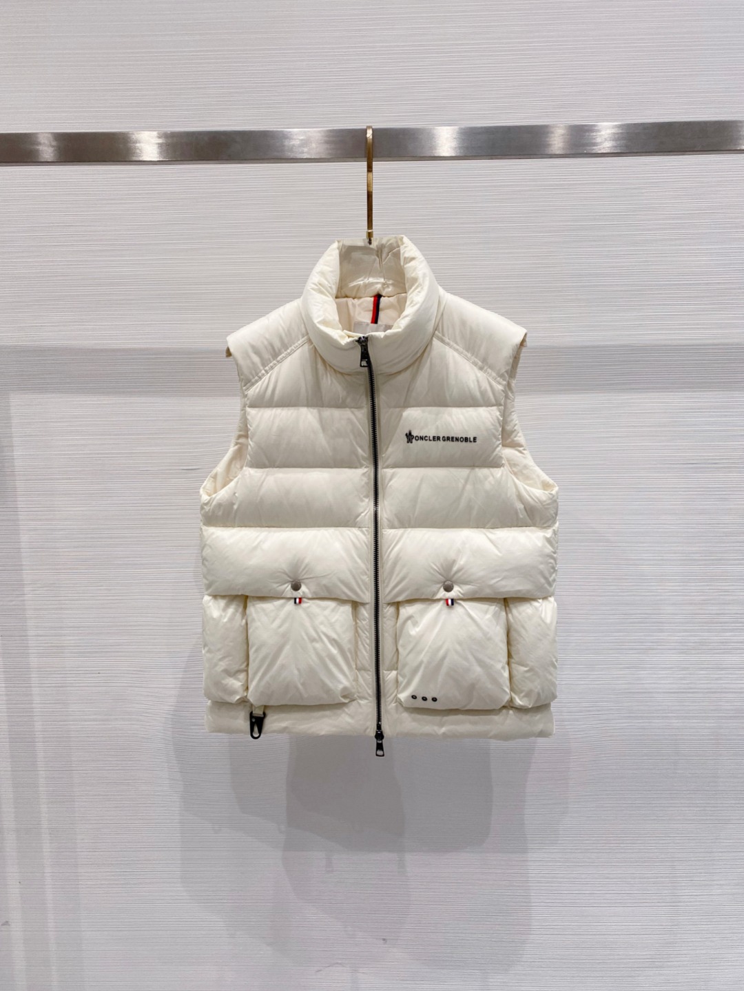 Moncler 蒙口🆕🆕🆕25年冬季新款羽绒马甲立领羽绒马甲，原版订制五金配件，采用顶级90白鸭绒超柔软