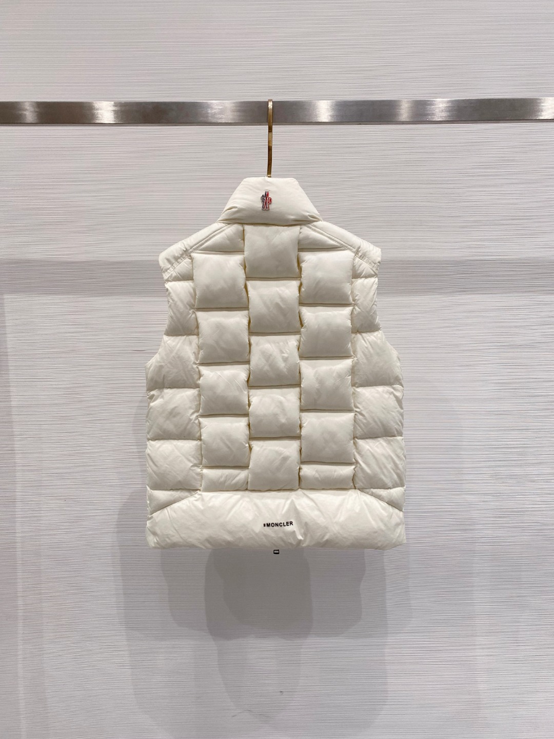 Moncler 蒙口🆕🆕🆕25年冬季新款羽绒马甲立领羽绒马甲，原版订制五金配件，采用顶级90白鸭绒超柔软