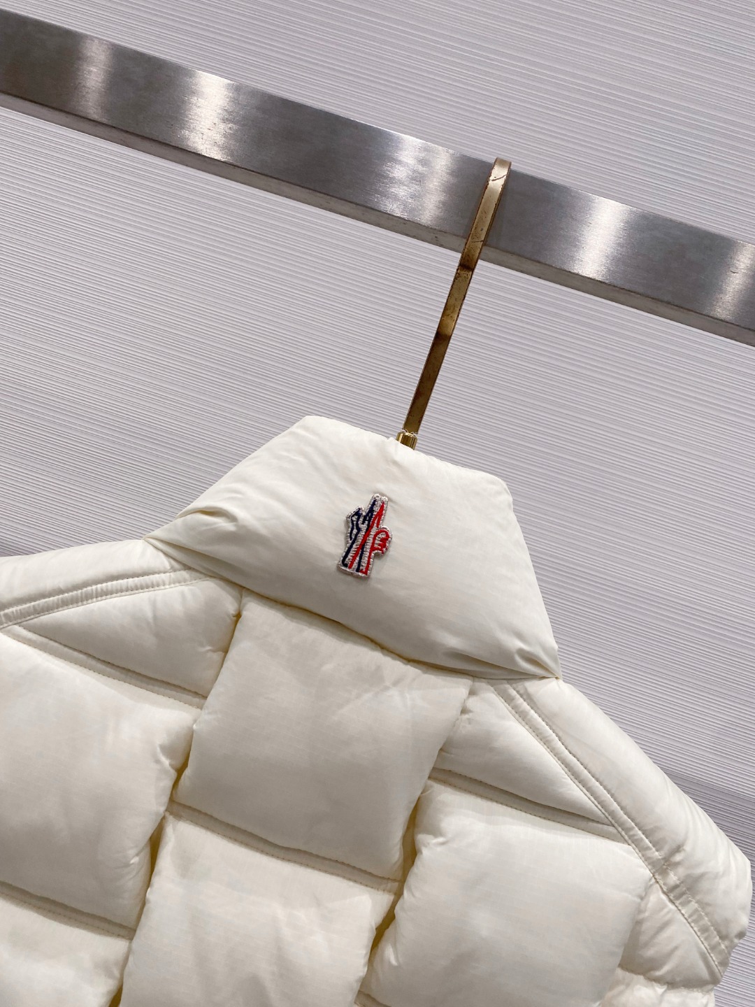 Moncler 蒙口🆕🆕🆕25年冬季新款羽绒马甲立领羽绒马甲，原版订制五金配件，采用顶级90白鸭绒超柔软