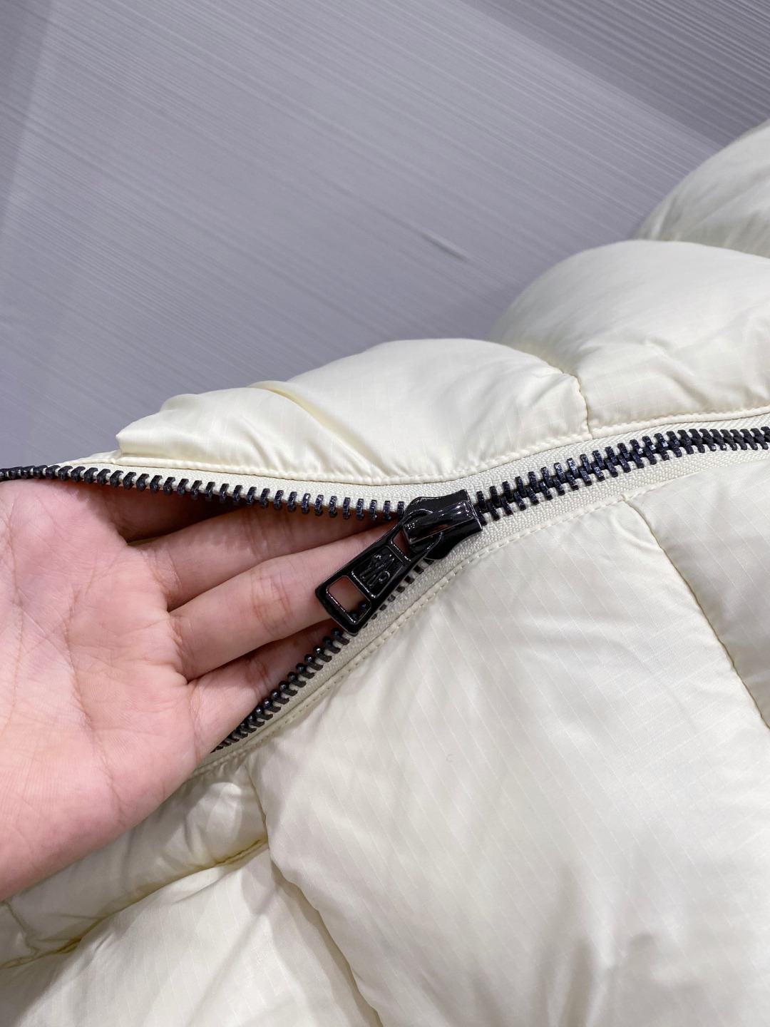 Moncler 蒙口🆕🆕🆕25年冬季新款羽绒马甲立领羽绒马甲，原版订制五金配件，采用顶级90白鸭绒超柔软