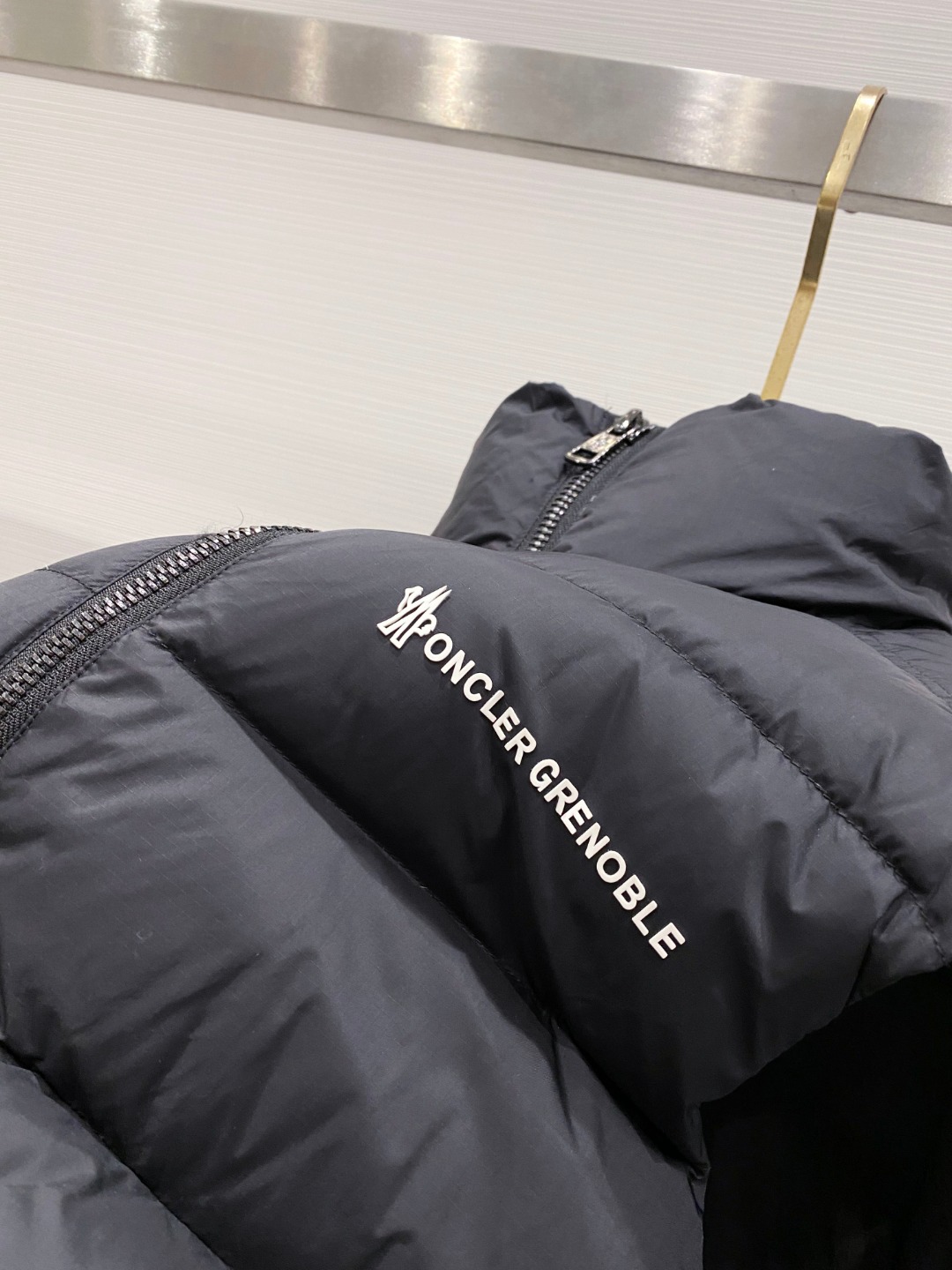 Moncler 蒙口🆕🆕🆕25年冬季新款羽绒马甲立领羽绒马甲，原版订制五金配件，采用顶级90白鸭绒超柔软