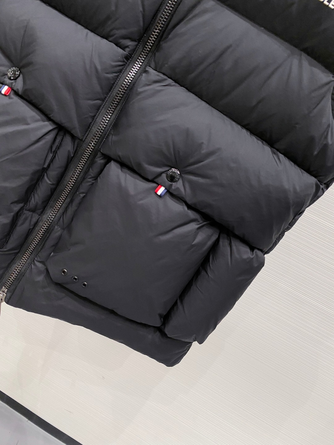 Moncler 蒙口🆕🆕🆕25年冬季新款羽绒马甲立领羽绒马甲，原版订制五金配件，采用顶级90白鸭绒超柔软