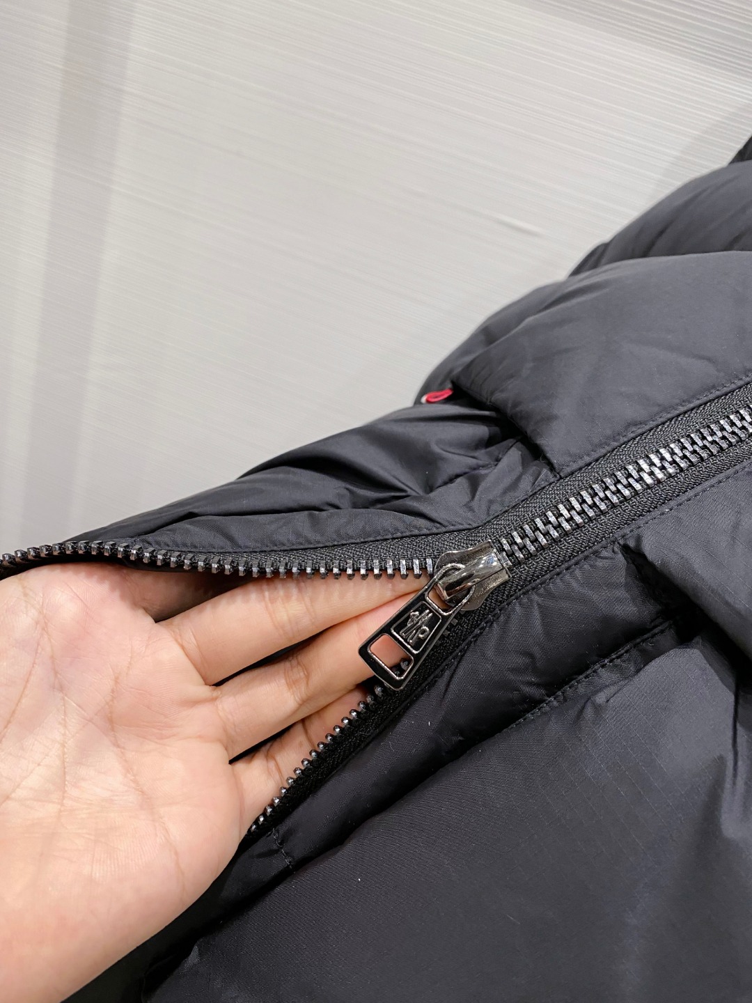 Moncler 蒙口🆕🆕🆕25年冬季新款羽绒马甲立领羽绒马甲，原版订制五金配件，采用顶级90白鸭绒超柔软