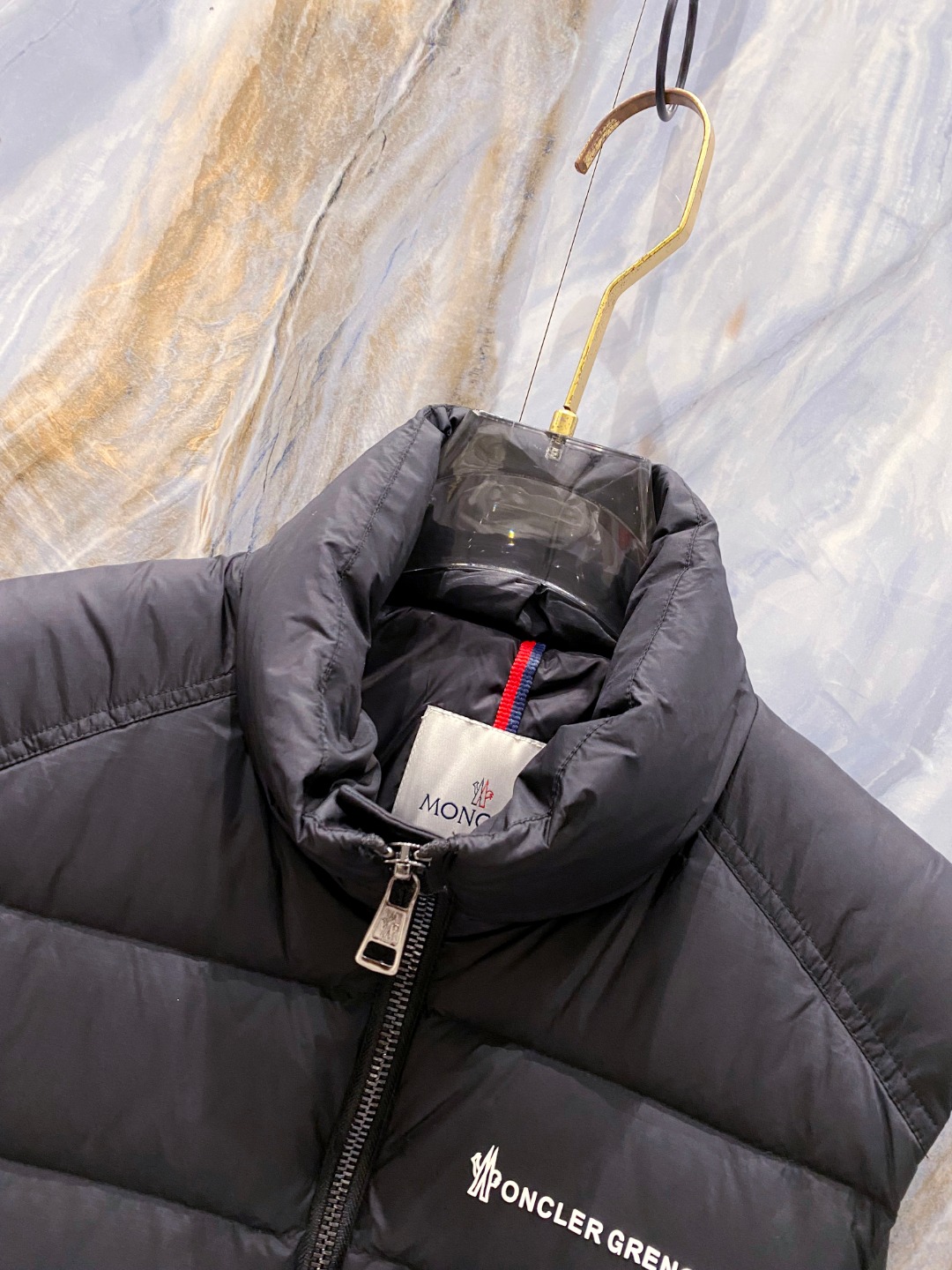 Moncler 蒙口🆕🆕🆕25年冬季新款羽绒马甲立领羽绒马甲，原版订制五金配件，采用顶级90白鸭绒超柔软