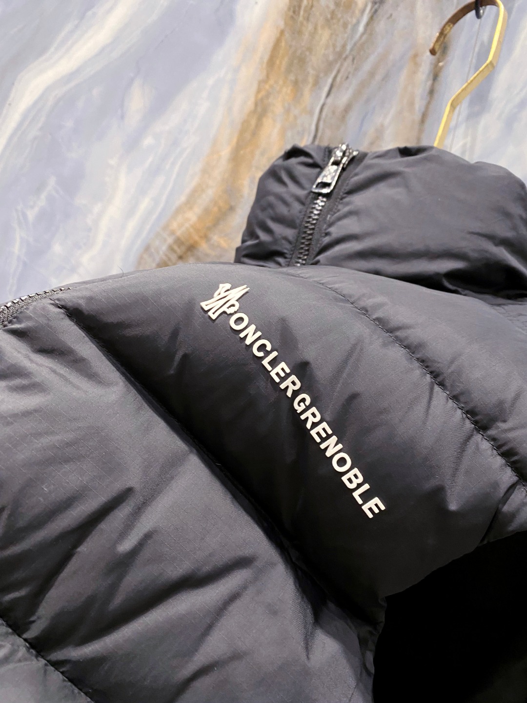 Moncler 蒙口🆕🆕🆕25年冬季新款羽绒马甲立领羽绒马甲，原版订制五金配件，采用顶级90白鸭绒超柔软