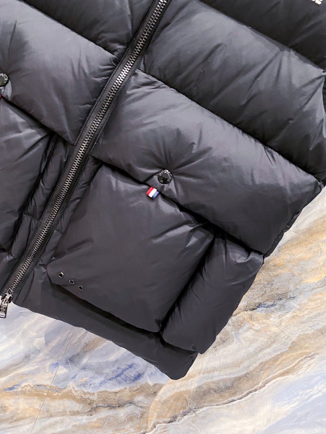 Moncler 蒙口🆕🆕🆕25年冬季新款羽绒马甲立领羽绒马甲，原版订制五金配件，采用顶级90白鸭绒超柔软