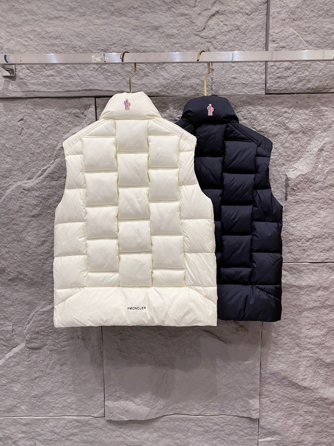 Moncler 蒙口🆕🆕🆕25年冬季新款羽绒马甲立领羽绒马甲，原版订制五金配件，采用顶级90白鸭绒超柔软