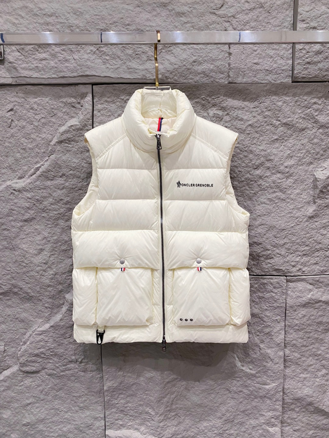 Moncler 蒙口🆕🆕🆕25年冬季新款羽绒马甲立领羽绒马甲，原版订制五金配件，采用顶级90白鸭绒超柔软