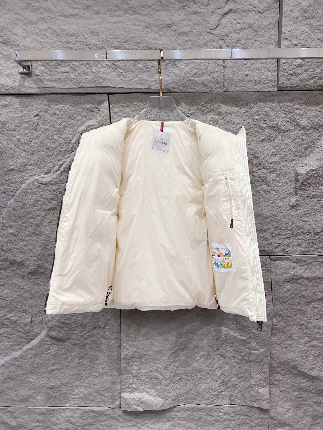 Moncler 蒙口🆕🆕🆕25年冬季新款羽绒马甲立领羽绒马甲，原版订制五金配件，采用顶级90白鸭绒超柔软