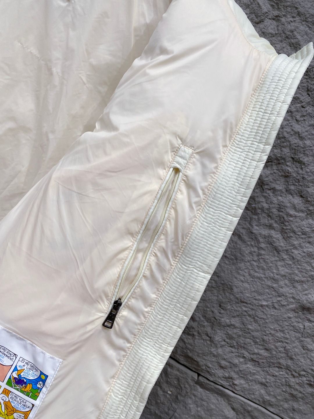 Moncler 蒙口🆕🆕🆕25年冬季新款羽绒马甲立领羽绒马甲，原版订制五金配件，采用顶级90白鸭绒超柔软