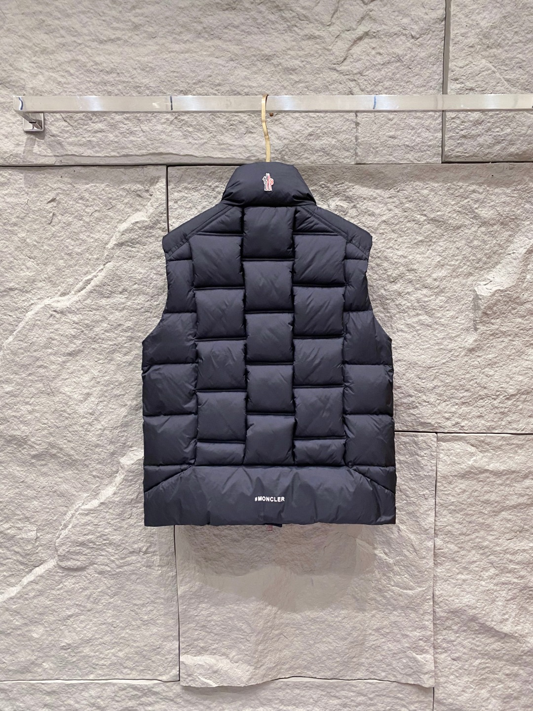 Moncler 蒙口🆕🆕🆕25年冬季新款羽绒马甲立领羽绒马甲，原版订制五金配件，采用顶级90白鸭绒超柔软