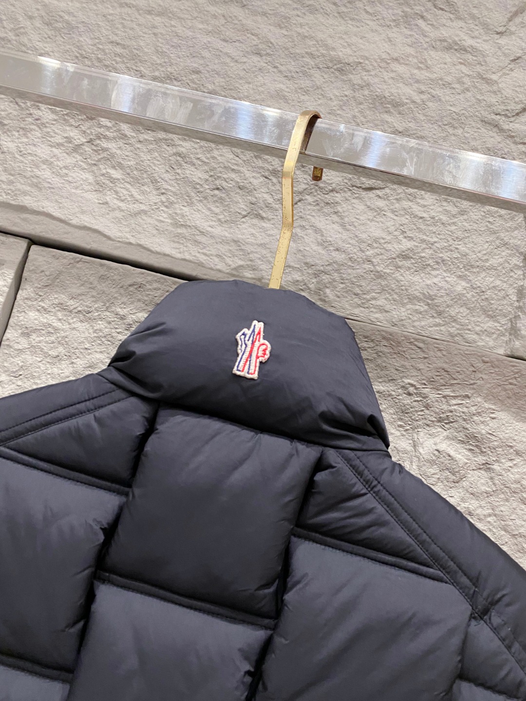Moncler 蒙口🆕🆕🆕25年冬季新款羽绒马甲立领羽绒马甲，原版订制五金配件，采用顶级90白鸭绒超柔软
