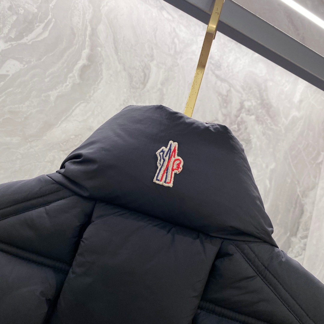 Moncler 蒙口🆕🆕🆕25年冬季新款羽绒马甲立领羽绒马甲，原版订制五金配件，采用顶级90白鸭绒超柔软