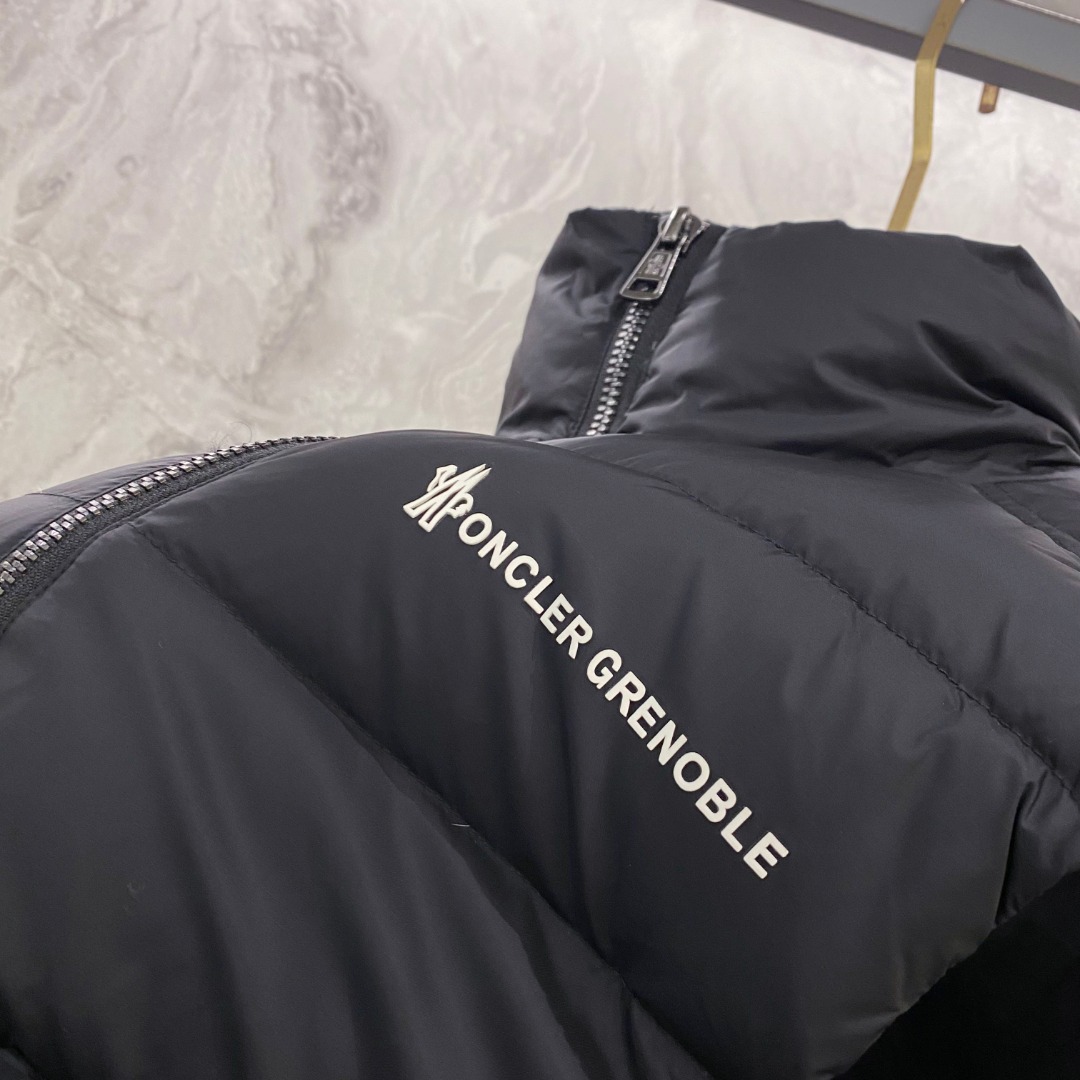 Moncler 蒙口🆕🆕🆕25年冬季新款羽绒马甲立领羽绒马甲，原版订制五金配件，采用顶级90白鸭绒超柔软