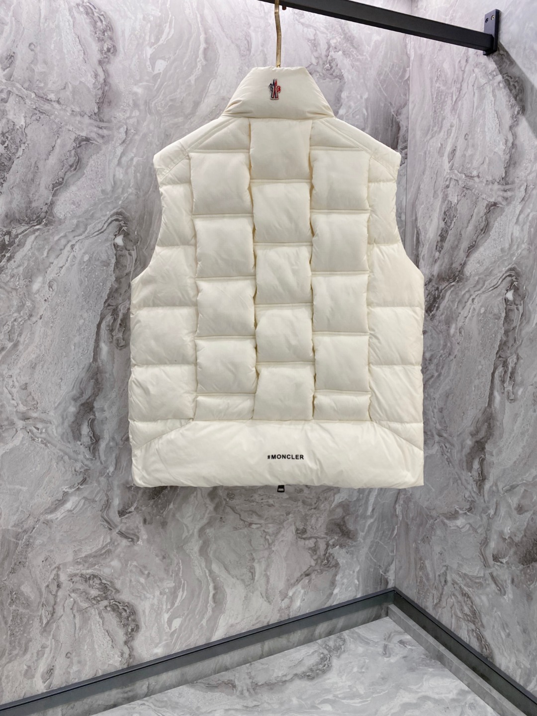 Moncler 蒙口🆕🆕🆕25年冬季新款羽绒马甲立领羽绒马甲，原版订制五金配件，采用顶级90白鸭绒超柔软