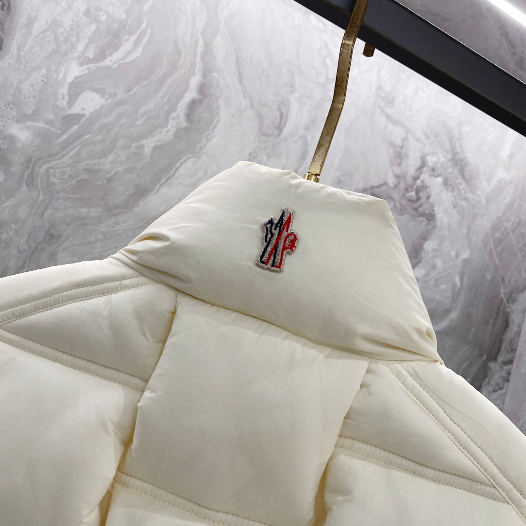Moncler 蒙口🆕🆕🆕25年冬季新款羽绒马甲立领羽绒马甲，原版订制五金配件，采用顶级90白鸭绒超柔软