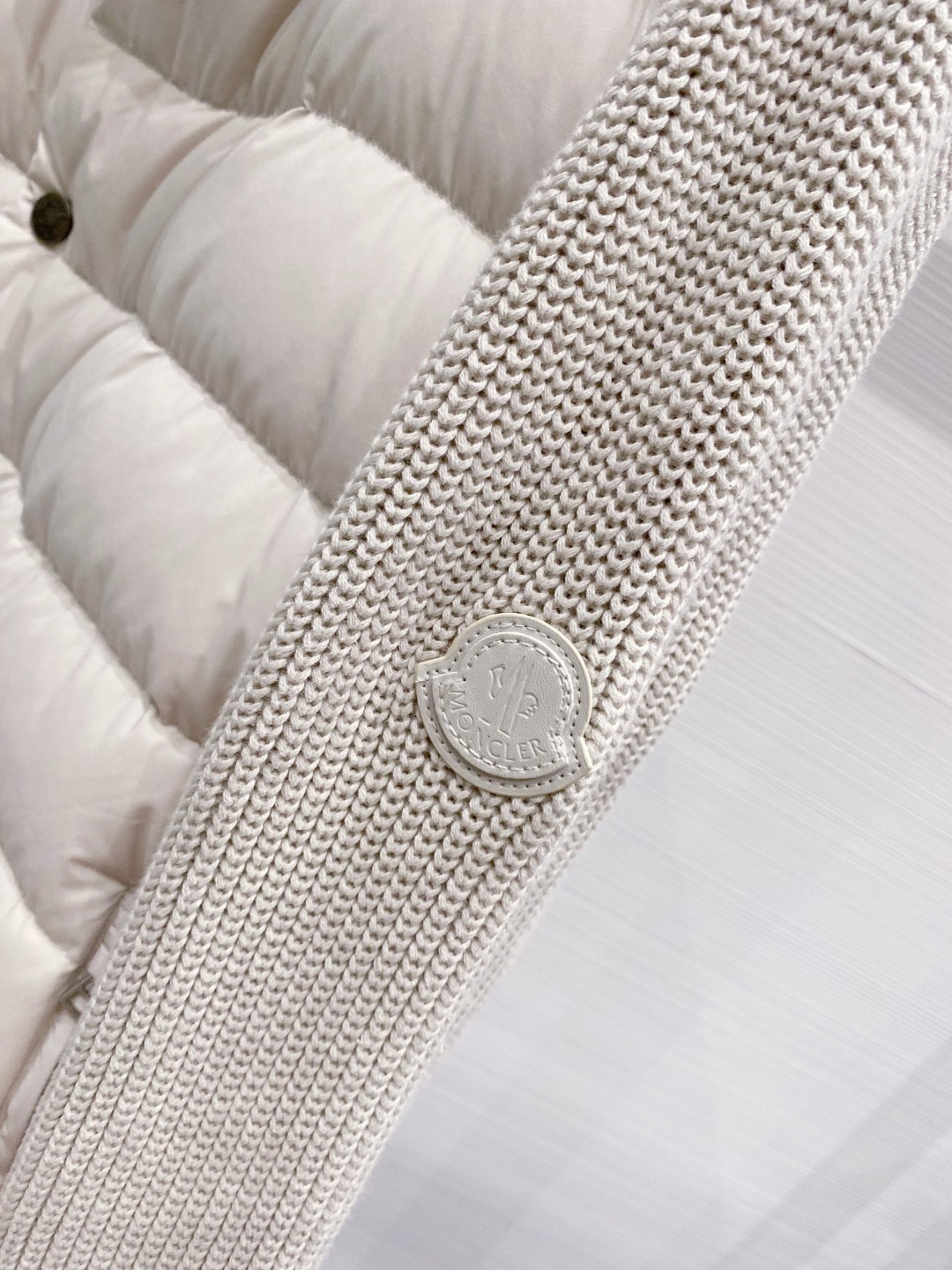 Moncler 蒙口 2025年秋冬新款羽绒服，针织拼接羽绒服采用新国标95白鸭绒，秋冬新品内搭神器！在