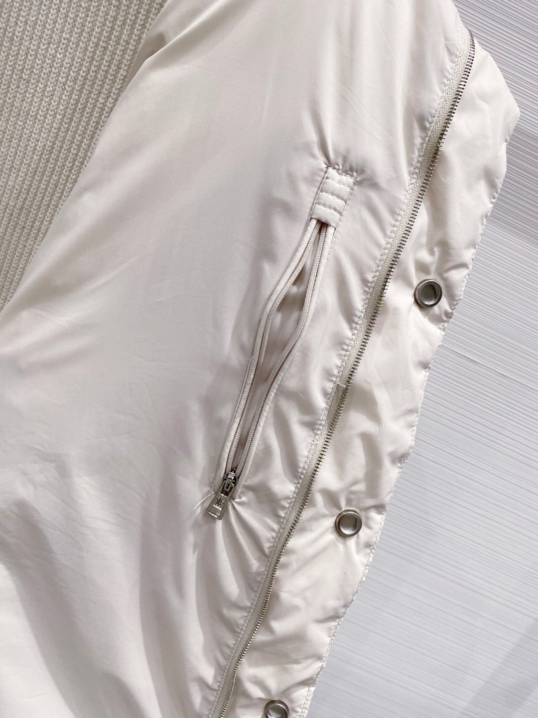 Moncler 蒙口 2025年秋冬新款羽绒服，针织拼接羽绒服采用新国标95白鸭绒，秋冬新品内搭神器！在