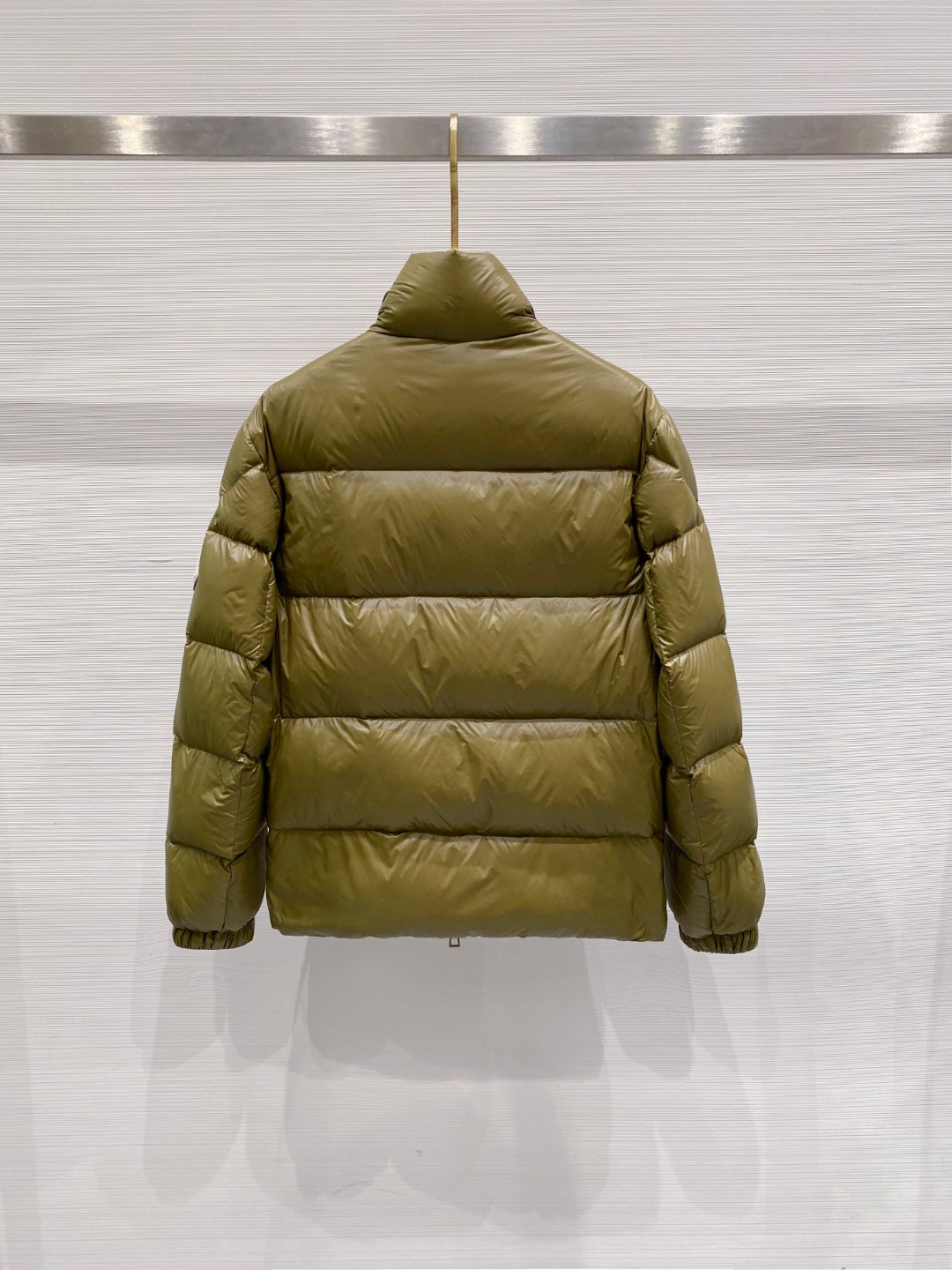 【鹅绒】Moncler 蒙口高端品鉴臻品！欧标90保暖白鹅绒填充男士羽绒服外套整体的造型设计依然传承了M