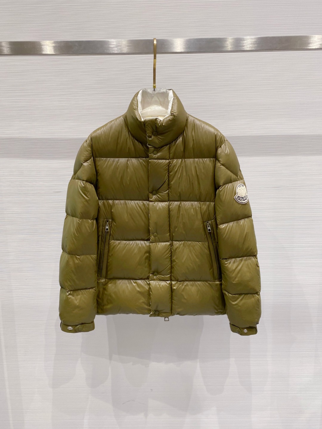 【鹅绒】Moncler 蒙口高端品鉴臻品！欧标90保暖白鹅绒填充男士羽绒服外套整体的造型设计依然传承了M