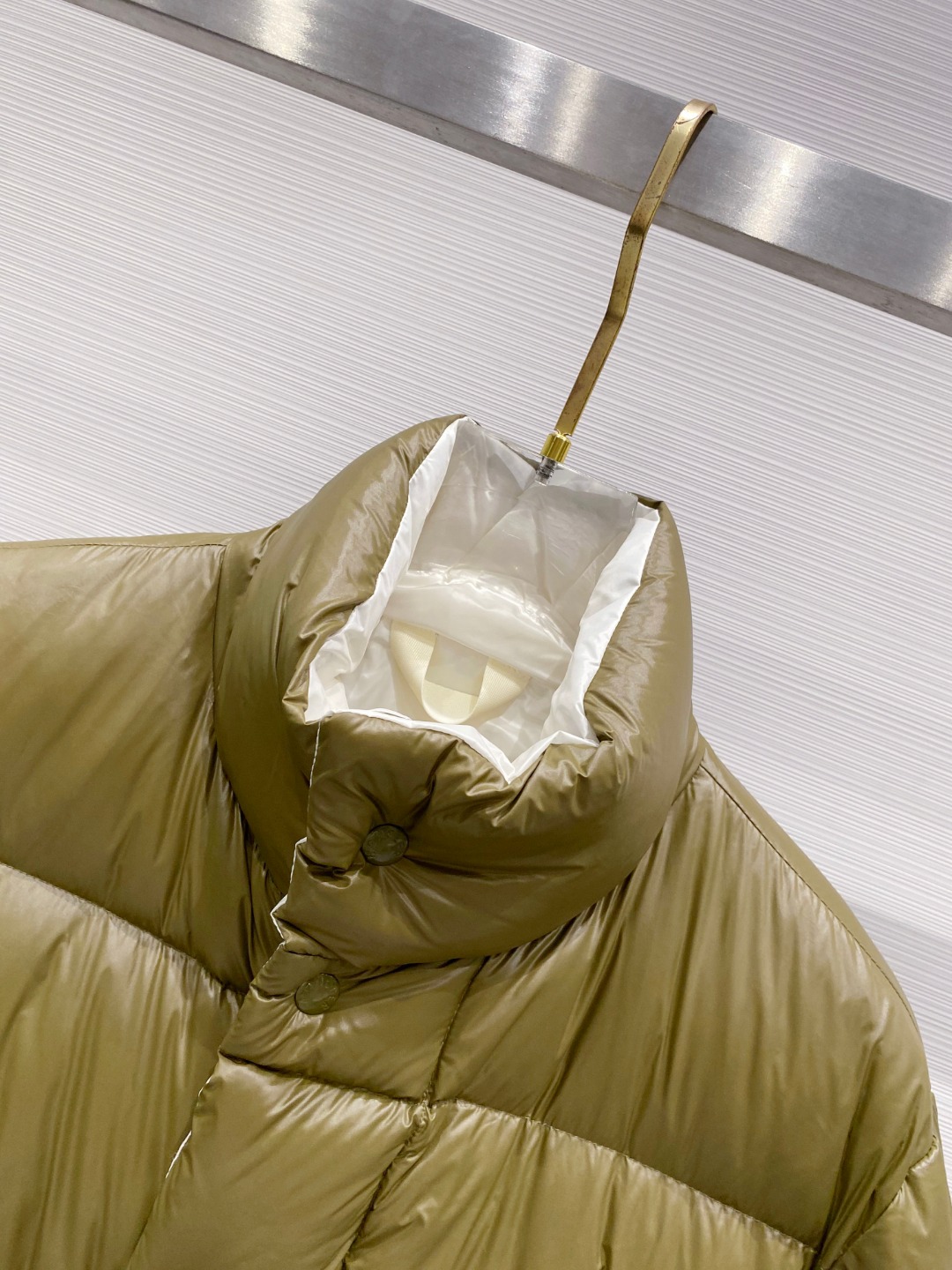 【鹅绒】Moncler 蒙口高端品鉴臻品！欧标90保暖白鹅绒填充男士羽绒服外套整体的造型设计依然传承了M