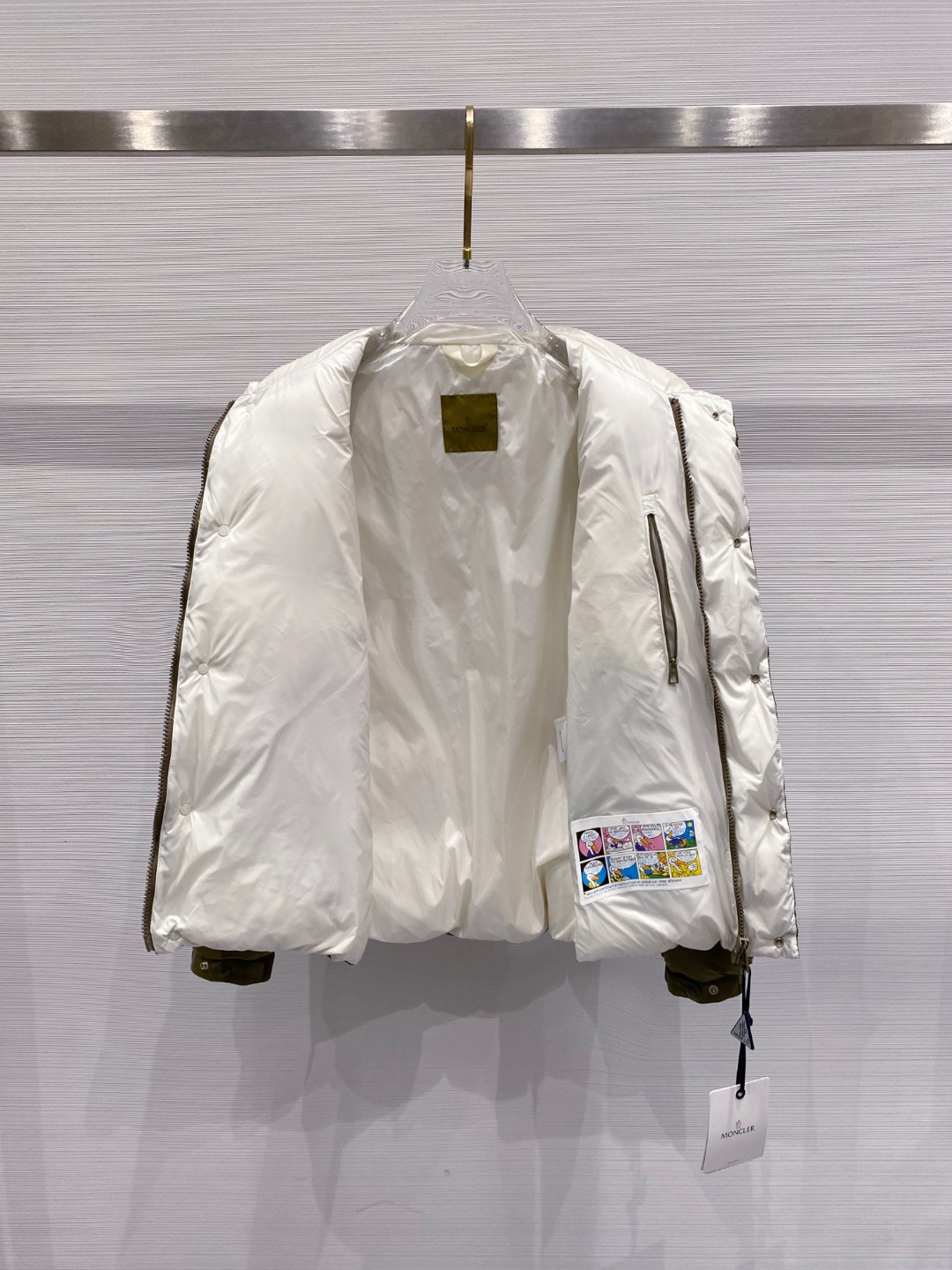 【鹅绒】Moncler 蒙口高端品鉴臻品！欧标90保暖白鹅绒填充男士羽绒服外套整体的造型设计依然传承了M