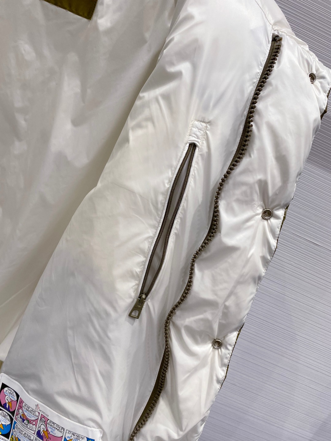 【鹅绒】Moncler 蒙口高端品鉴臻品！欧标90保暖白鹅绒填充男士羽绒服外套整体的造型设计依然传承了M