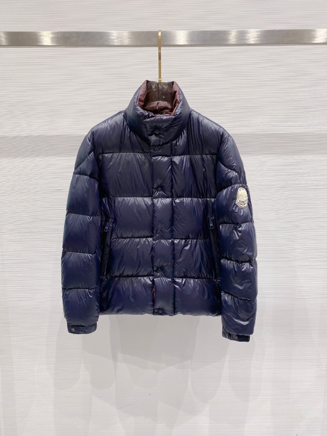 【鹅绒】Moncler 蒙口高端品鉴臻品！欧标90保暖白鹅绒填充男士羽绒服外套整体的造型设计依然传承了M