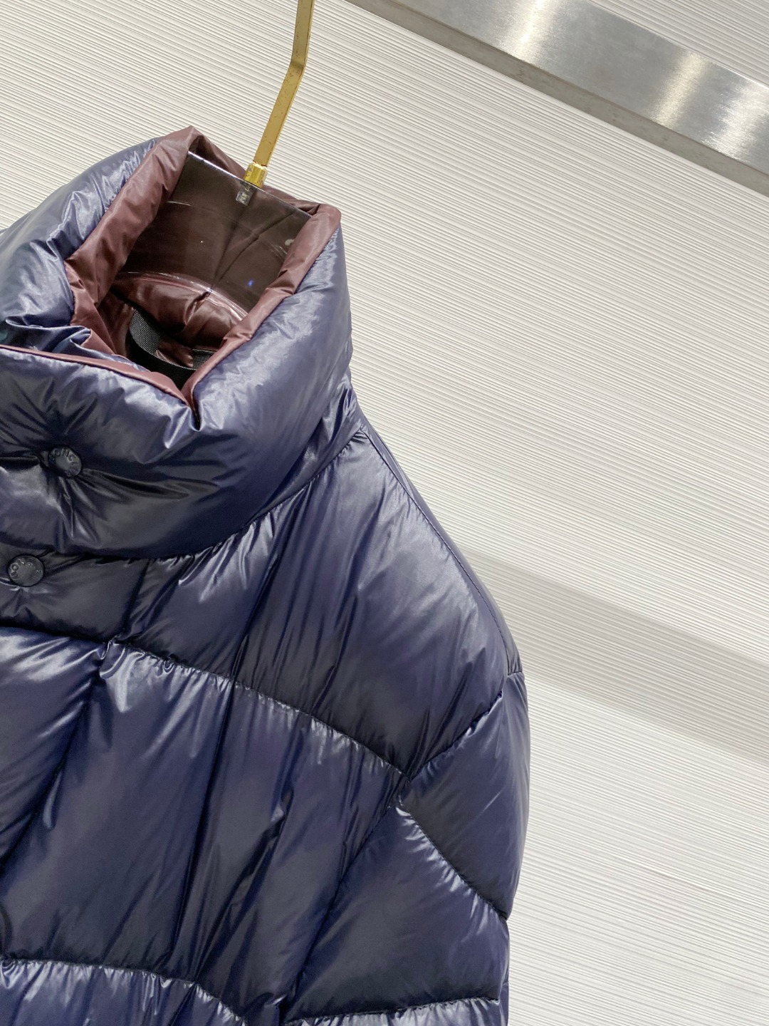 【鹅绒】Moncler 蒙口高端品鉴臻品！欧标90保暖白鹅绒填充男士羽绒服外套整体的造型设计依然传承了M