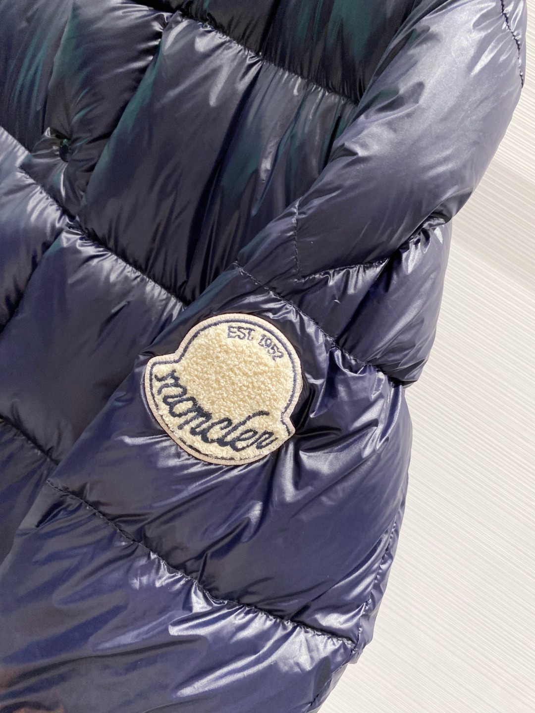 【鹅绒】Moncler 蒙口高端品鉴臻品！欧标90保暖白鹅绒填充男士羽绒服外套整体的造型设计依然传承了M