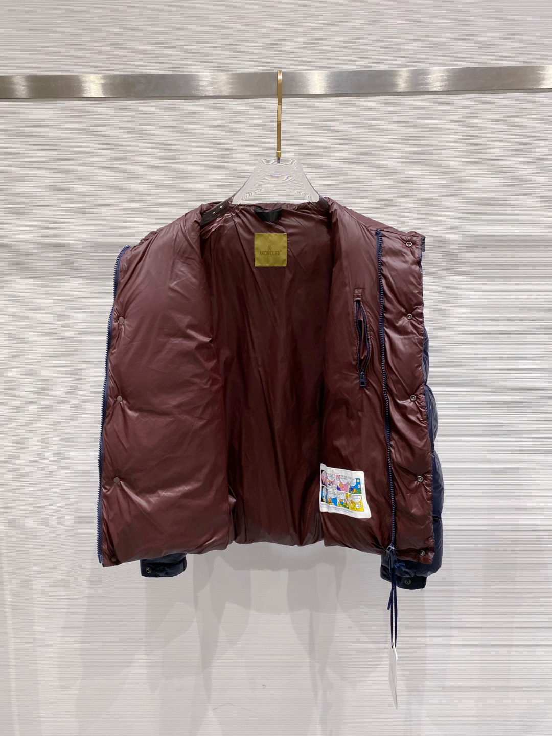 【鹅绒】Moncler 蒙口高端品鉴臻品！欧标90保暖白鹅绒填充男士羽绒服外套整体的造型设计依然传承了M
