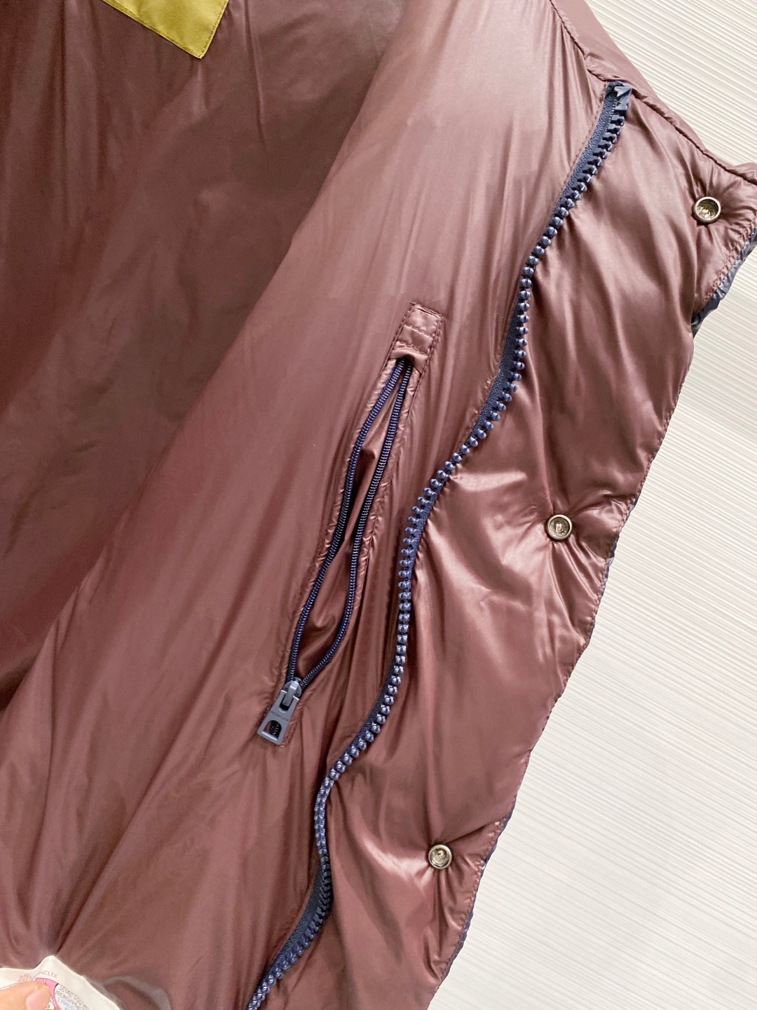 【鹅绒】Moncler 蒙口高端品鉴臻品！欧标90保暖白鹅绒填充男士羽绒服外套整体的造型设计依然传承了M