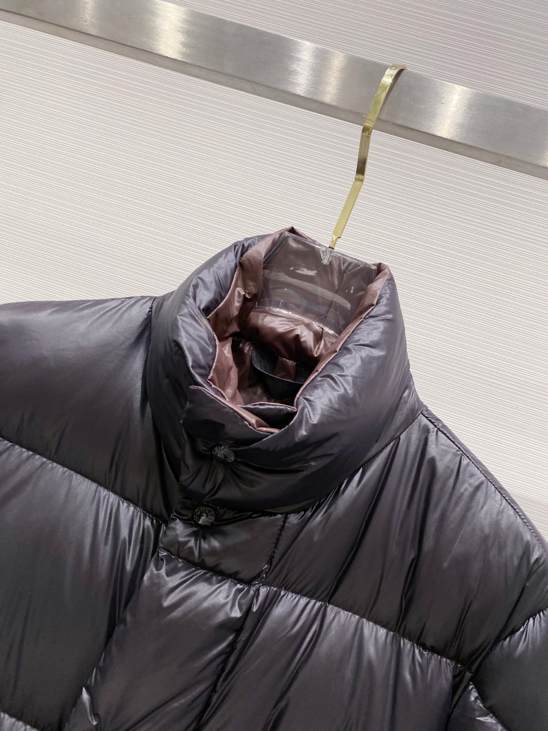 【鹅绒】Moncler 蒙口高端品鉴臻品！欧标90保暖白鹅绒填充男士羽绒服外套整体的造型设计依然传承了M