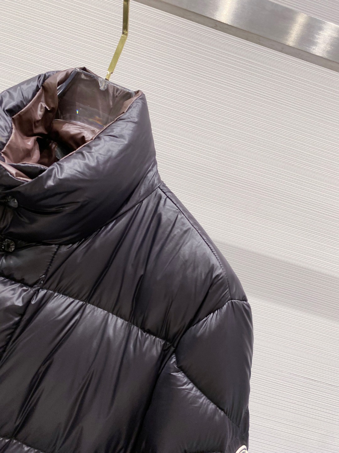 【鹅绒】Moncler 蒙口高端品鉴臻品！欧标90保暖白鹅绒填充男士羽绒服外套整体的造型设计依然传承了M