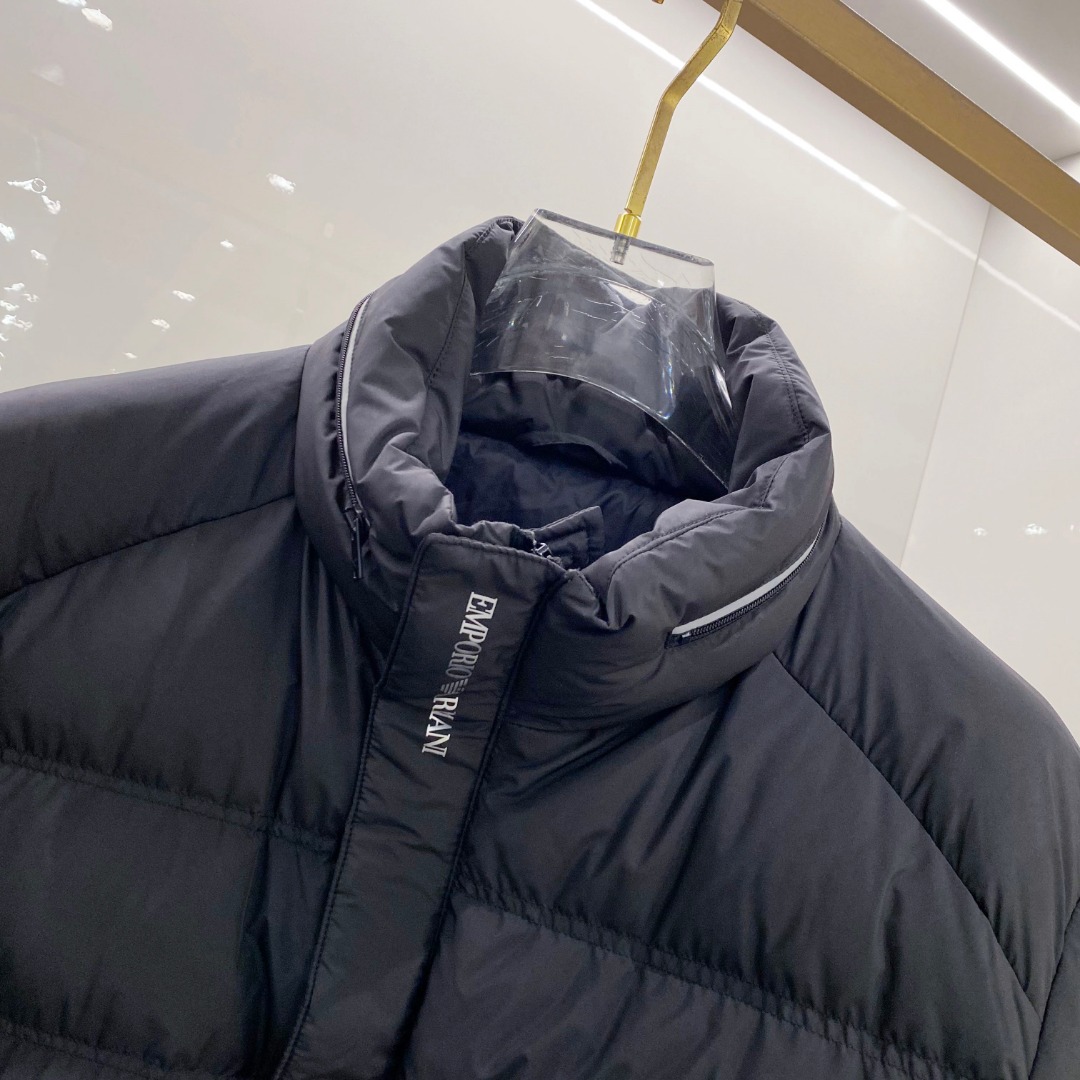 Armani 阿玛尼 2025秋冬专柜同步新品发布，最新款立领羽绒服出货，全部原版购入，无论面料和辅料，