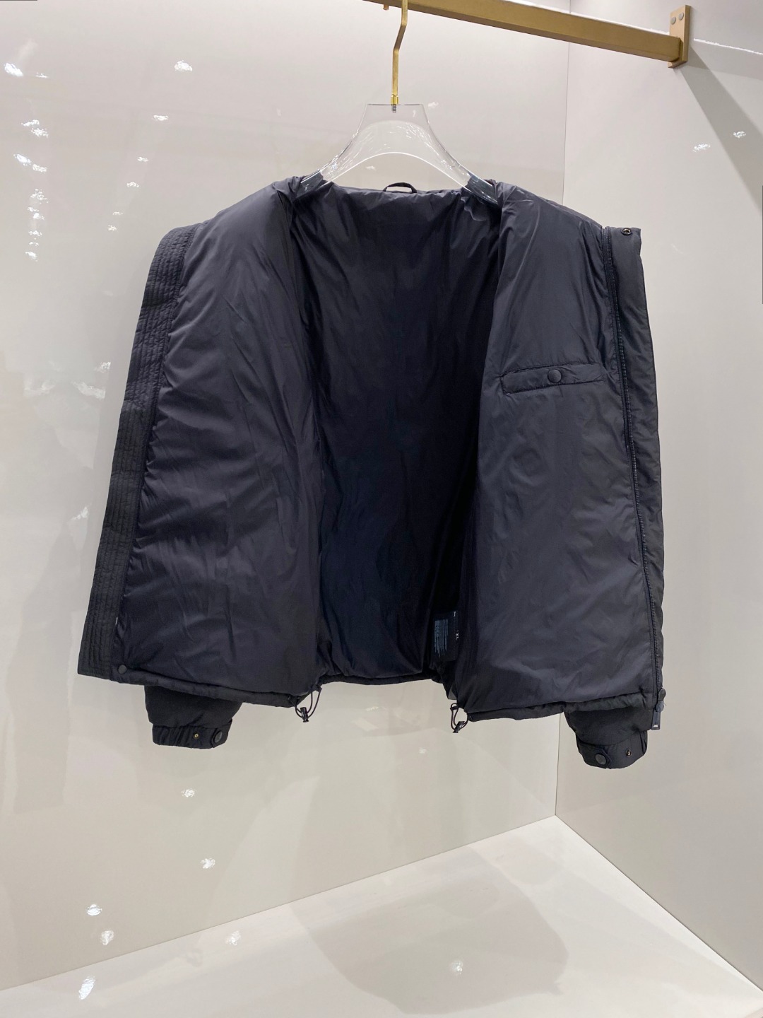 Armani 阿玛尼 2025秋冬专柜同步新品发布，最新款立领羽绒服出货，全部原版购入，无论面料和辅料，