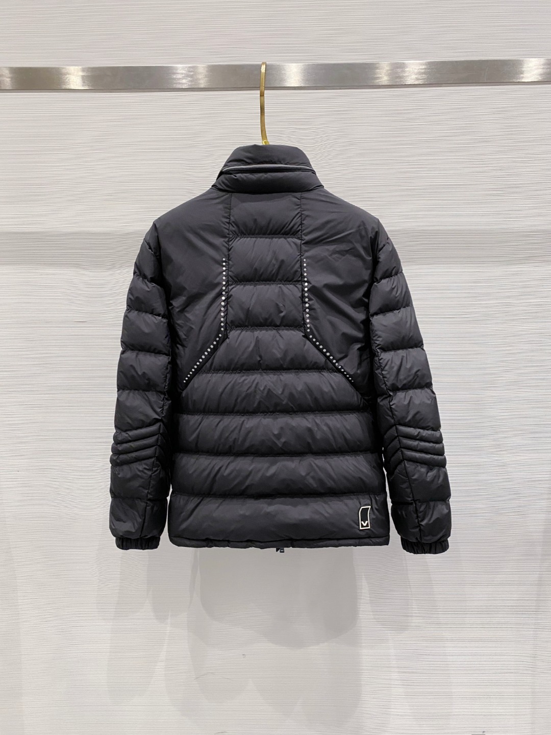 Armani 阿玛尼 2025秋冬专柜同步新品发布，最新款立领羽绒服出货，全部原版购入，无论面料和辅料，