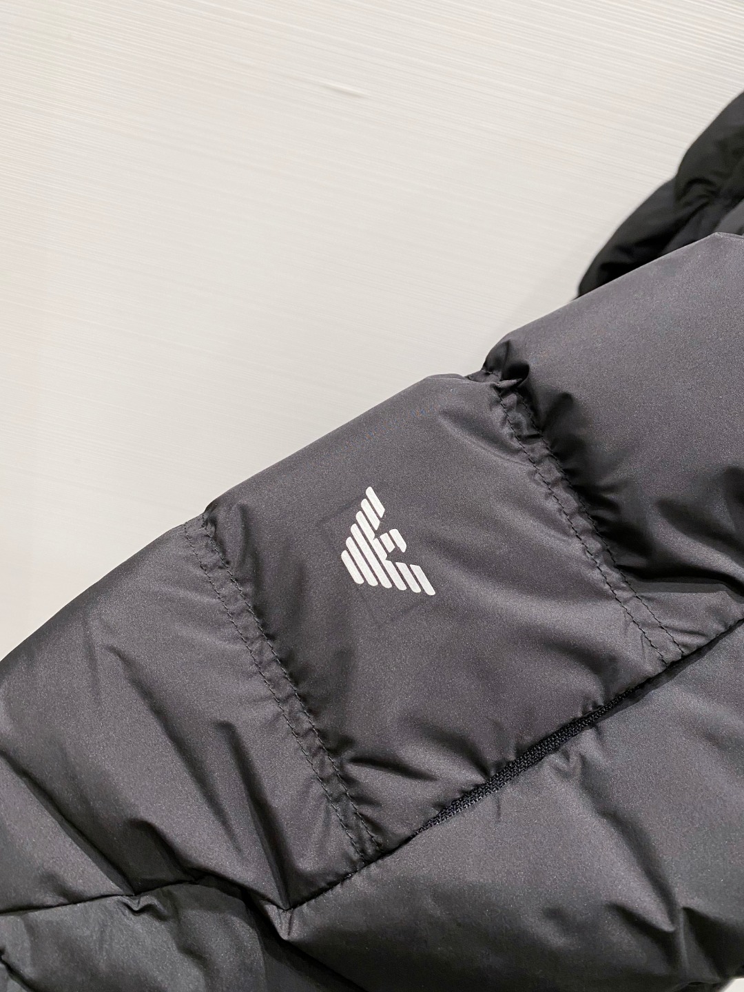 Armani 阿玛尼 2025秋冬专柜同步新品发布，最新款立领羽绒服出货，全部原版购入，无论面料和辅料，