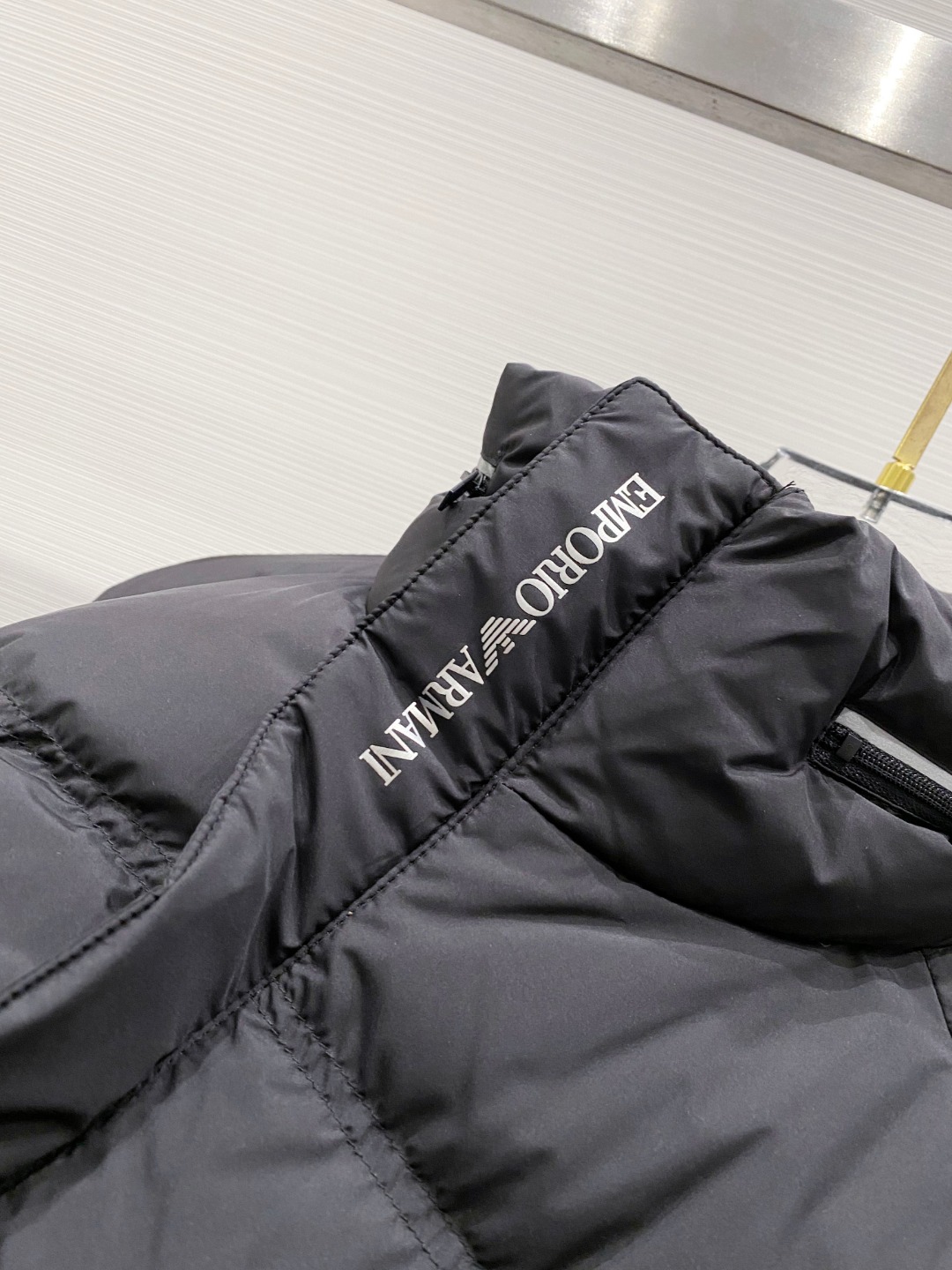 Armani 阿玛尼 2025秋冬专柜同步新品发布，最新款立领羽绒服出货，全部原版购入，无论面料和辅料，