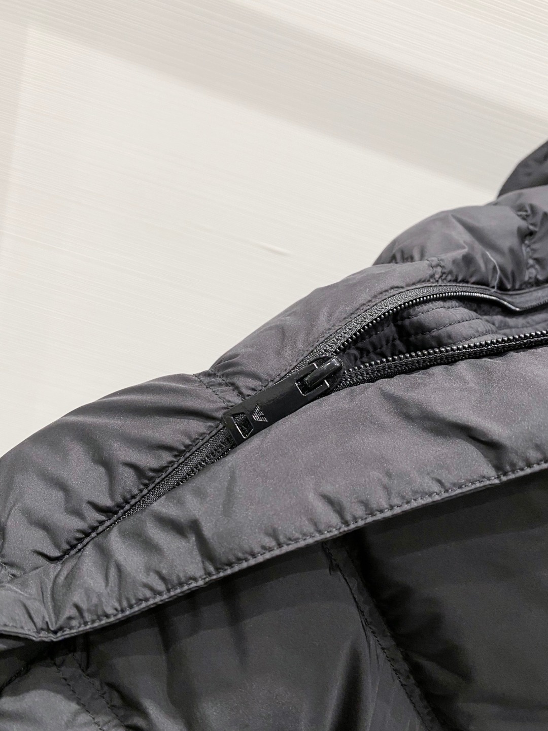 Armani 阿玛尼 2025秋冬专柜同步新品发布，最新款立领羽绒服出货，全部原版购入，无论面料和辅料，