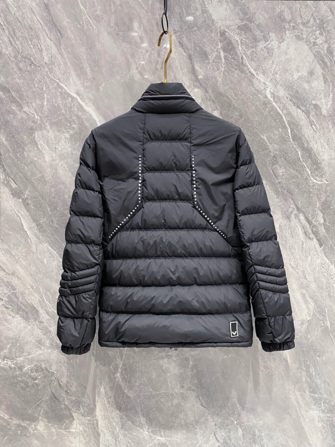 Armani 阿玛尼 2025秋冬专柜同步新品发布，最新款立领羽绒服出货，全部原版购入，无论面料和辅料，