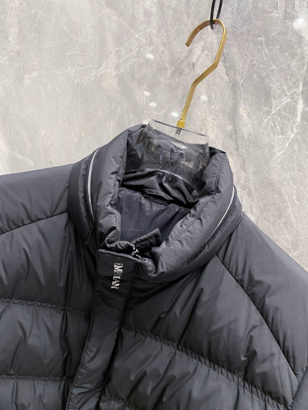 Armani 阿玛尼 2025秋冬专柜同步新品发布，最新款立领羽绒服出货，全部原版购入，无论面料和辅料，