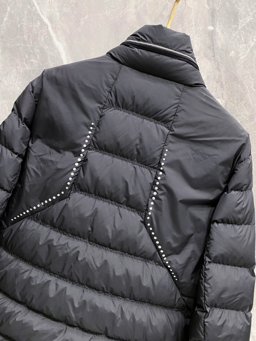 Armani 阿玛尼 2025秋冬专柜同步新品发布，最新款立领羽绒服出货，全部原版购入，无论面料和辅料，