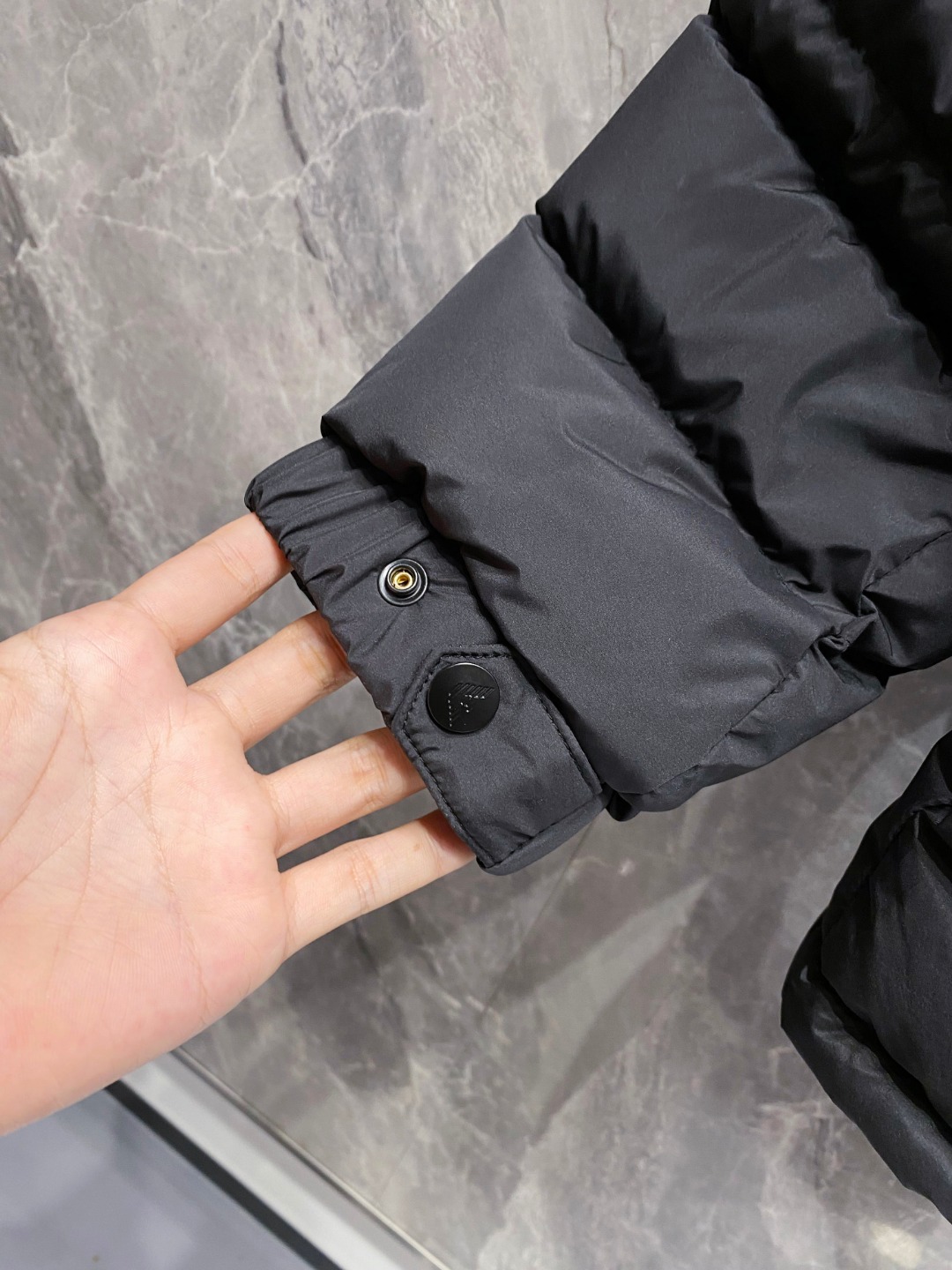 Armani 阿玛尼 2025秋冬专柜同步新品发布，最新款立领羽绒服出货，全部原版购入，无论面料和辅料，