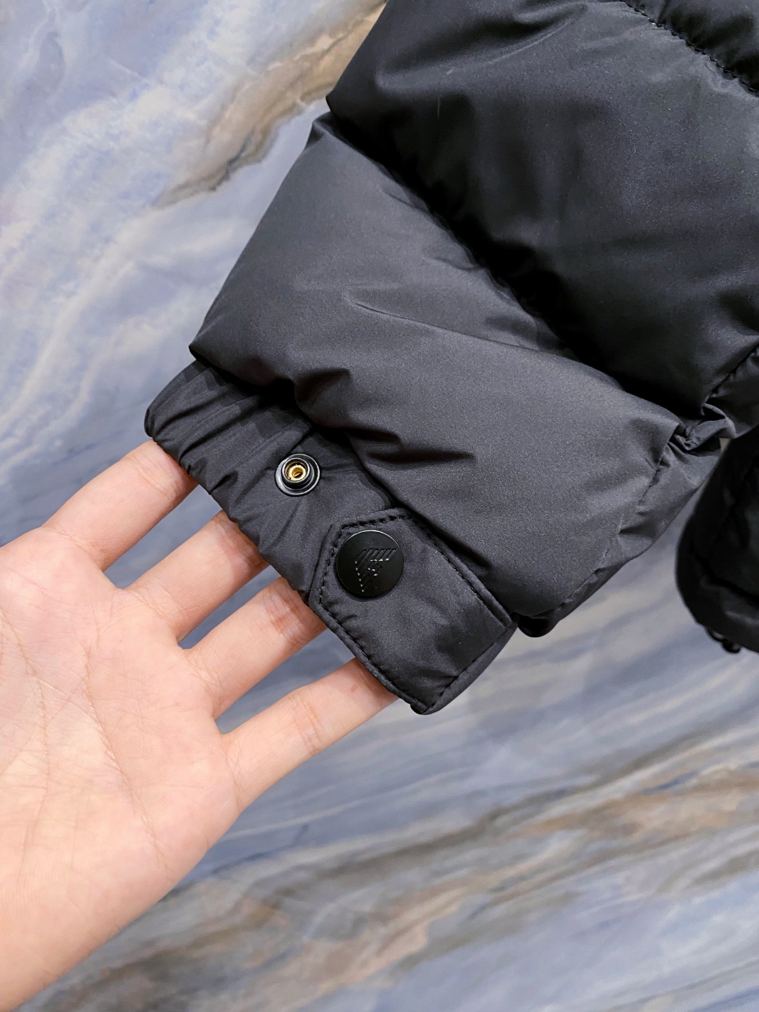 Armani 阿玛尼 2025秋冬专柜同步新品发布，最新款立领羽绒服出货，全部原版购入，无论面料和辅料，