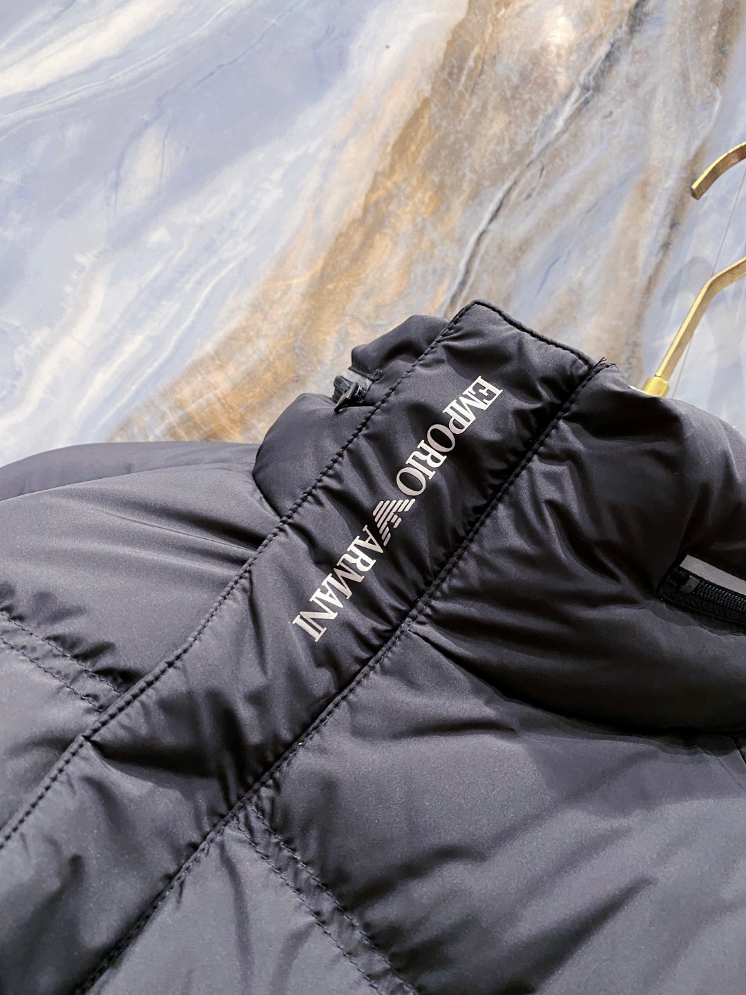 Armani 阿玛尼 2025秋冬专柜同步新品发布，最新款立领羽绒服出货，全部原版购入，无论面料和辅料，