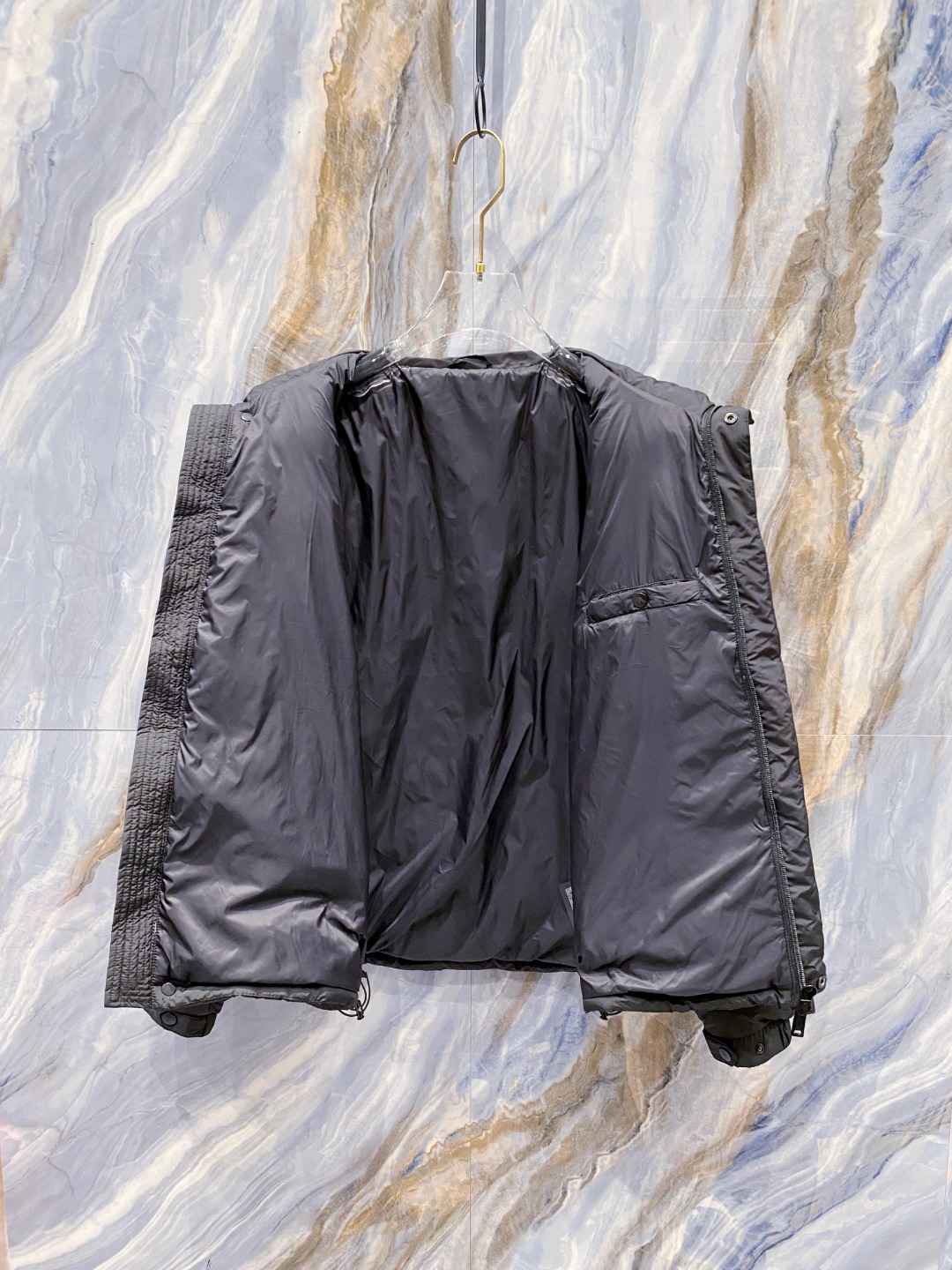 Armani 阿玛尼 2025秋冬专柜同步新品发布，最新款立领羽绒服出货，全部原版购入，无论面料和辅料，